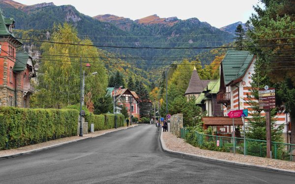 Paște negru pentru turismul montan: Valea Prahovei și Bran-Moieciu, pustiite