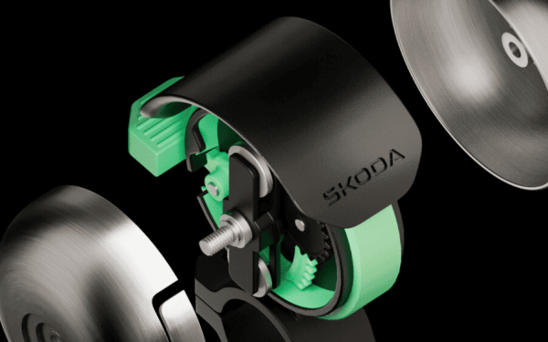 Șkoda inventează soneria-minune: Auzi biciclistul chiar și cu căștile pe urechi