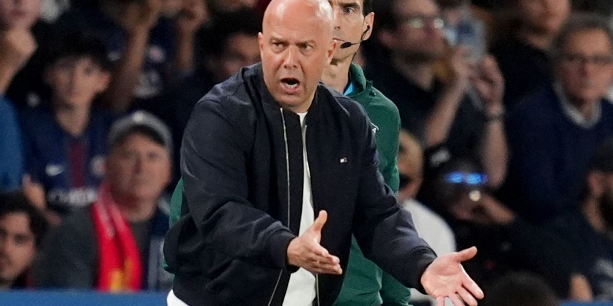 Slot, antrenorul lui Liverpool, riscă totul în duelul cu PSG din Liga Campionilor