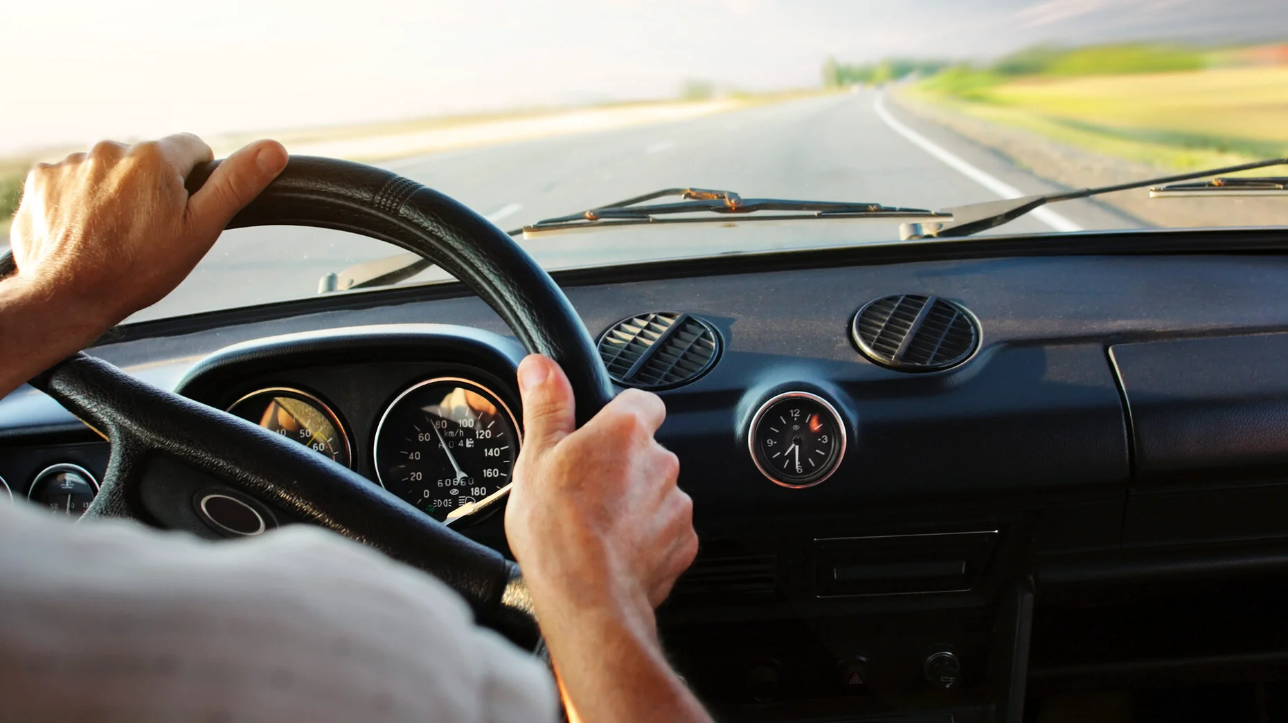 Plățile pentru rovinietă și peaj, întrerupte temporar în cursul zilei de miercuri pentru lucrări de mentenanță Compania Națională de Administrare a Infrastructurii Rutiere (CNAIR) a anunțat că sistemul de plăți pentru rovinietă și peaj va fi temporar indisponibil miercuri, între orele 00:00 și 04:00