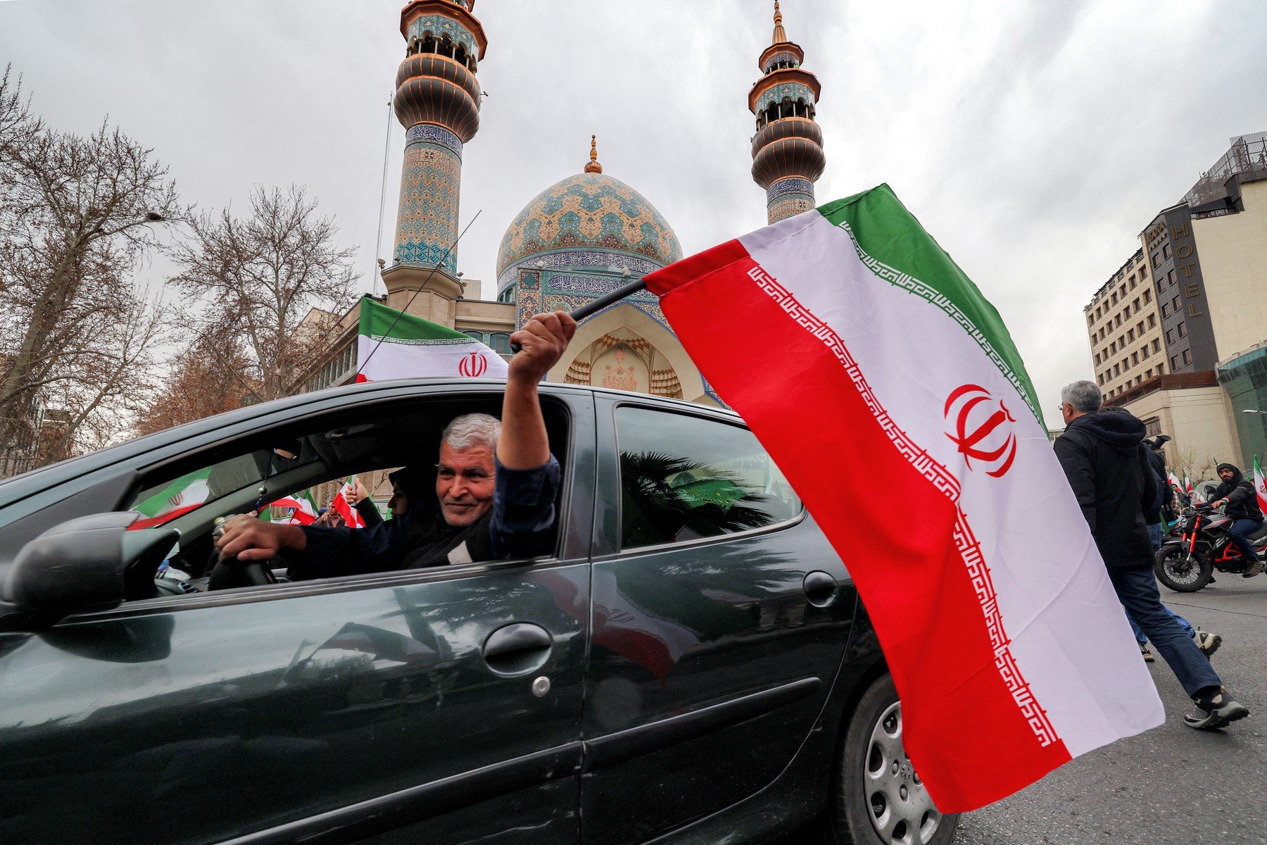 Oficiali americani și israelieni au primit luni o informație neașteptată privind negocierile cu Iranul: Liderul Suprem Mojtaba Khamenei le-a dat pentru prima dată instrucțiuni negociatorilor să facă pași spre un acord