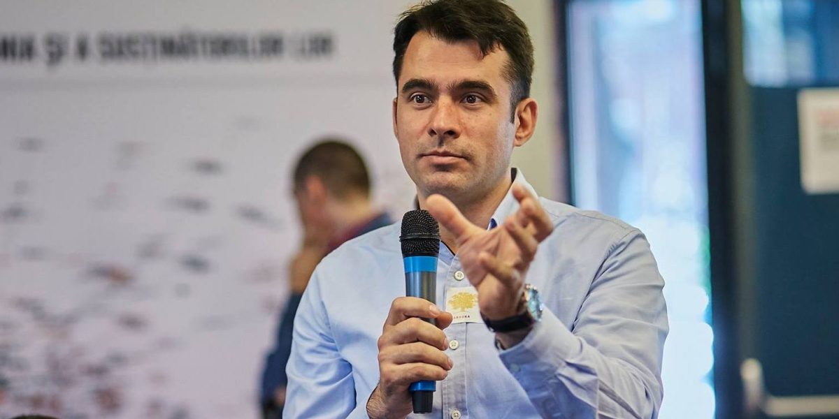 Lider USR, despre PSD: „Să se ia-n brațe cu AUR și să vină la guvernare”