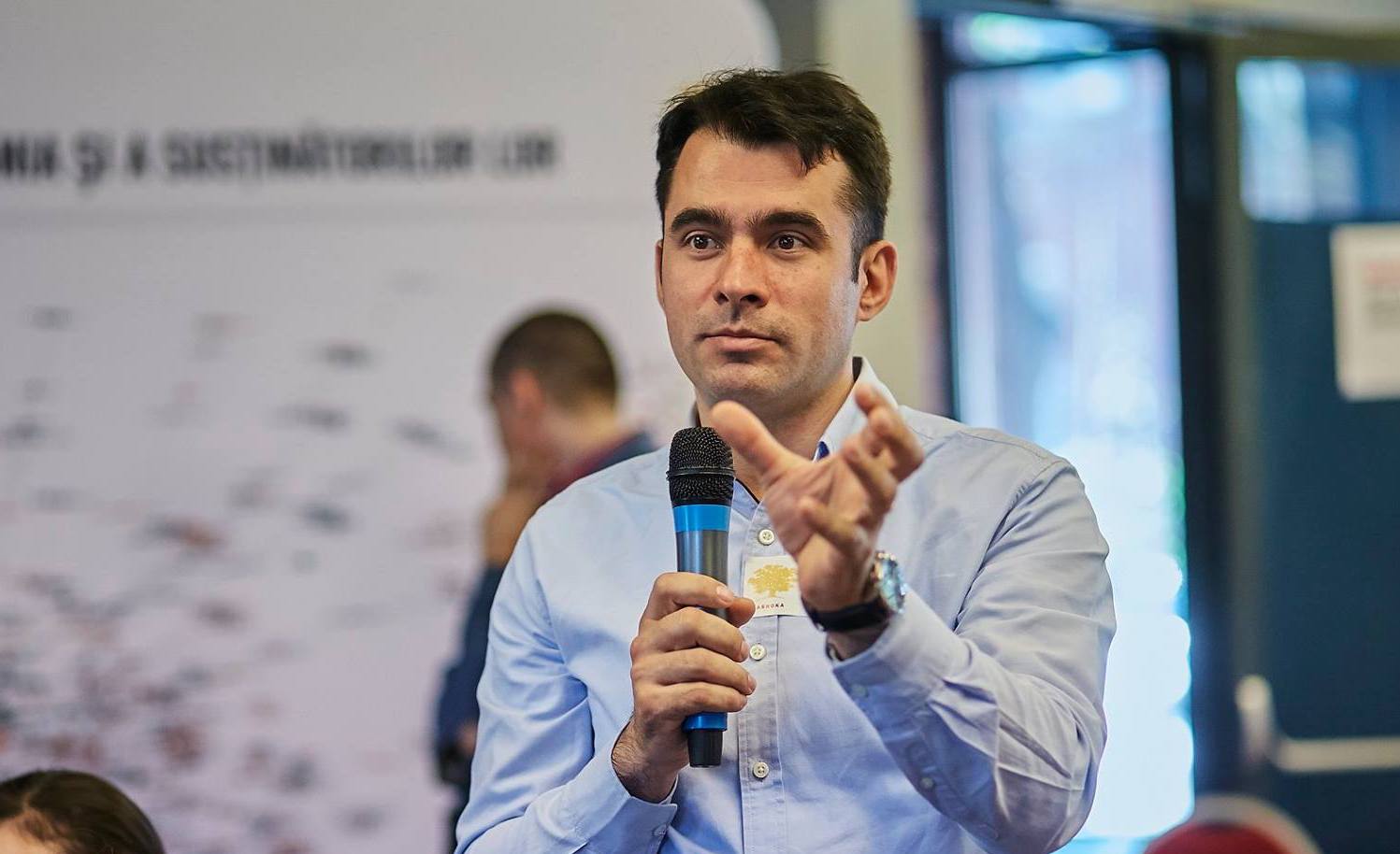Lider USR, despre PSD: „Să se ia-n brațe cu AUR și să vină la guvernare”