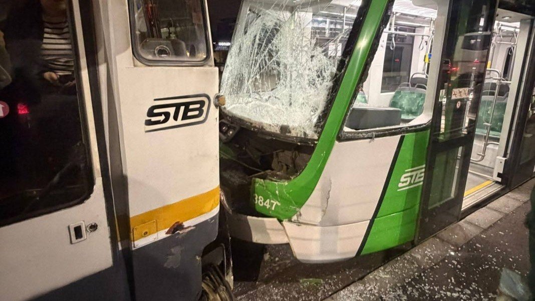 Accident cu două tramvaie în București, pe Șoseaua Olteniței: incidente repetate ale noilor socioze de transport Dimineața zilei de miercuri, 1 aprilie 2026, a fost marcată de un incident rutier într-unul dintre cele mai aglomerate puncte din Capitală, în Sectorul 4