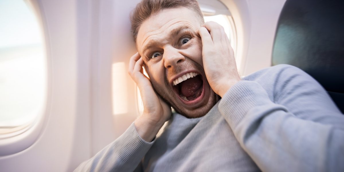 Evită durerea de urechi în AVION: Trucuri simple și eficiente