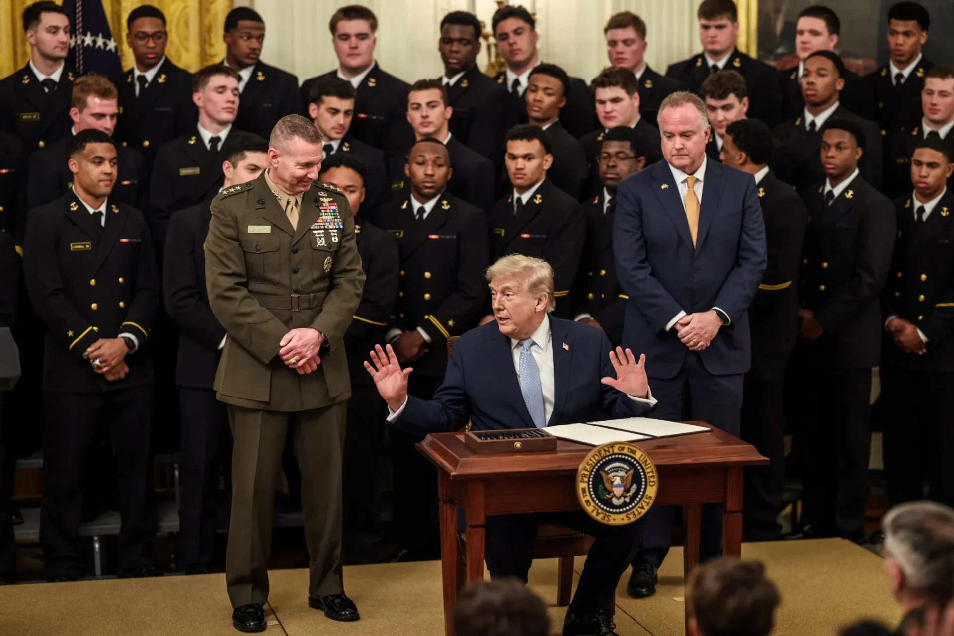 Trump, arma iranienilor: SUA blochează strâmtoarea Ormuz. Efecte uriașe