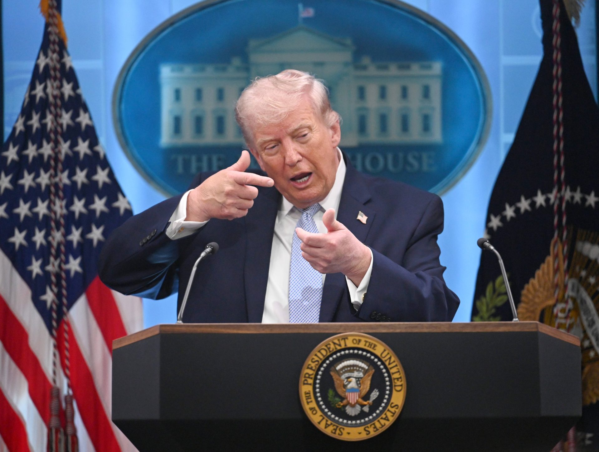 Trump, „foarte optimist” înaintea negocierilor cruciale din Pakistan. Invocă un comportament al iranienilor în spatele ușilor închise