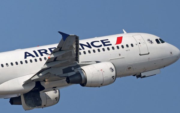 Air France scoate 50 de euro în plus la bilete, din cauza scumpirii kerosenului