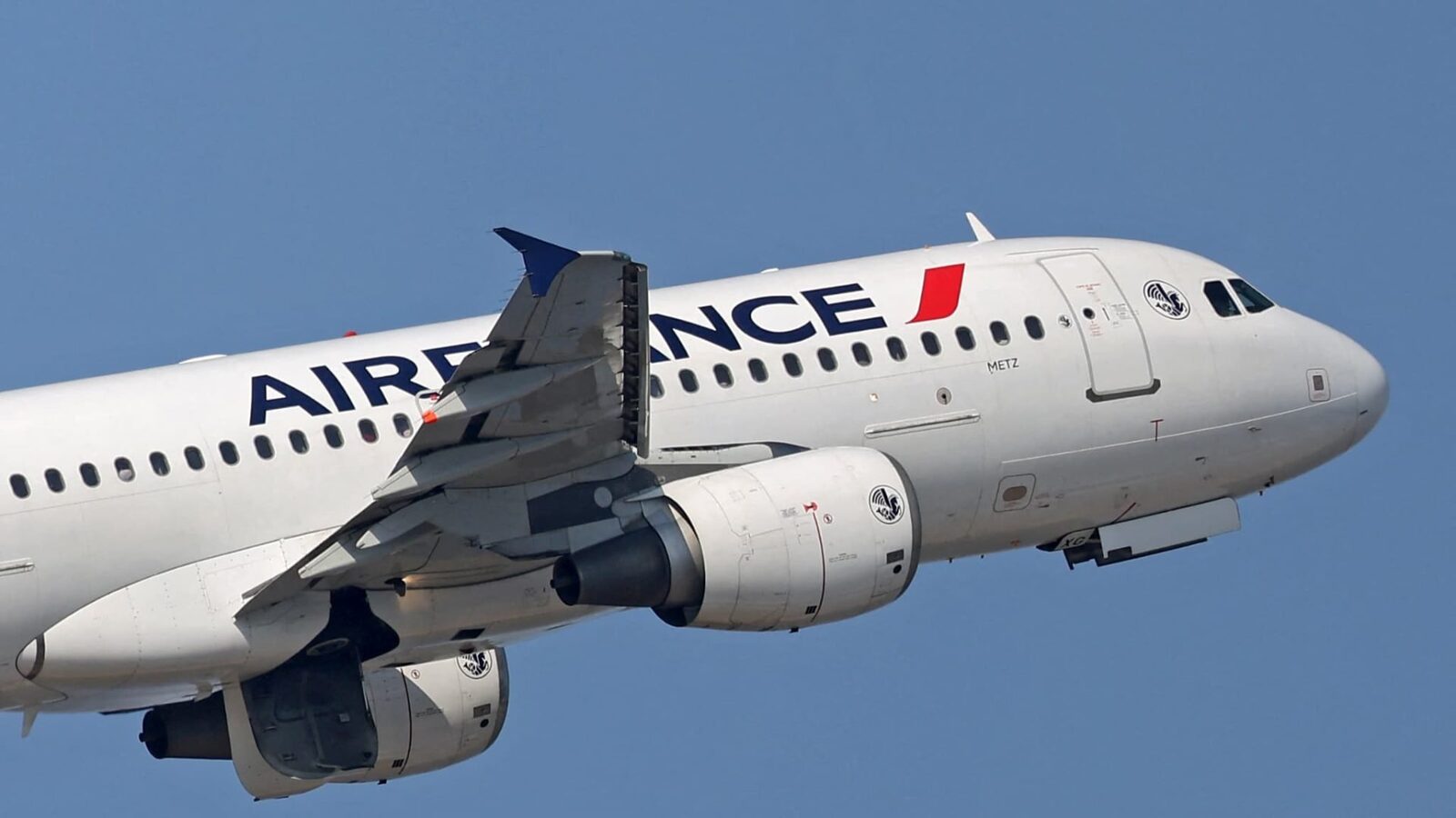 Air France scoate 50 de euro în plus la bilete, din cauza scumpirii kerosenului
