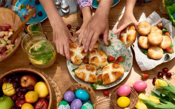 Ce au ales românii de Paște: ciorbă de burtă și sarmale, deliciile tradiționale