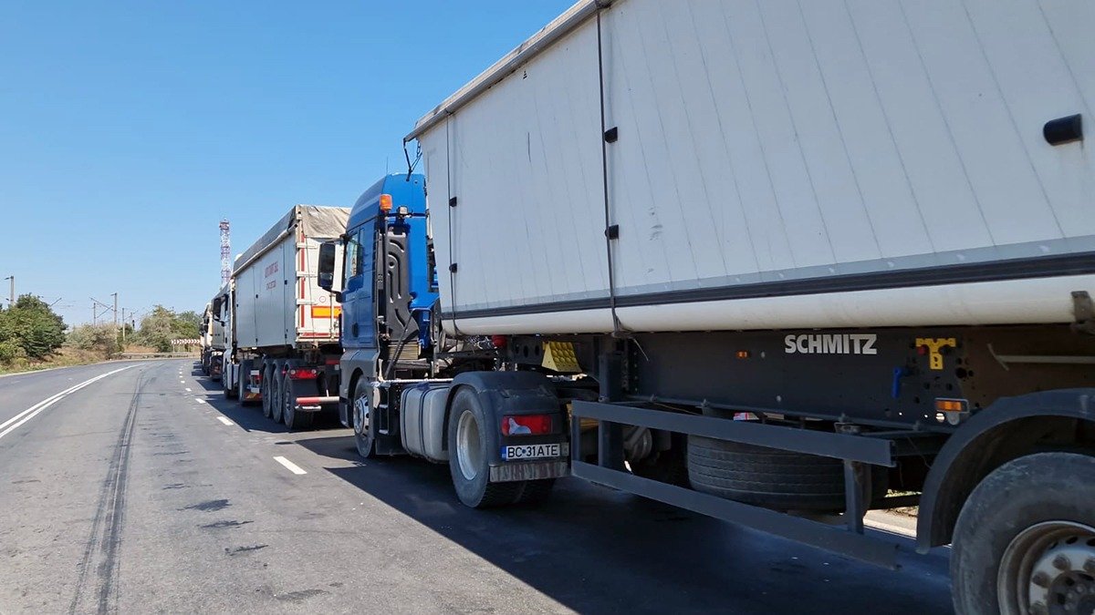 Transportatorii români de mărfuri se confruntă cu o presiune economică tot mai mare din cauza creșterii prețurilor la carburanți