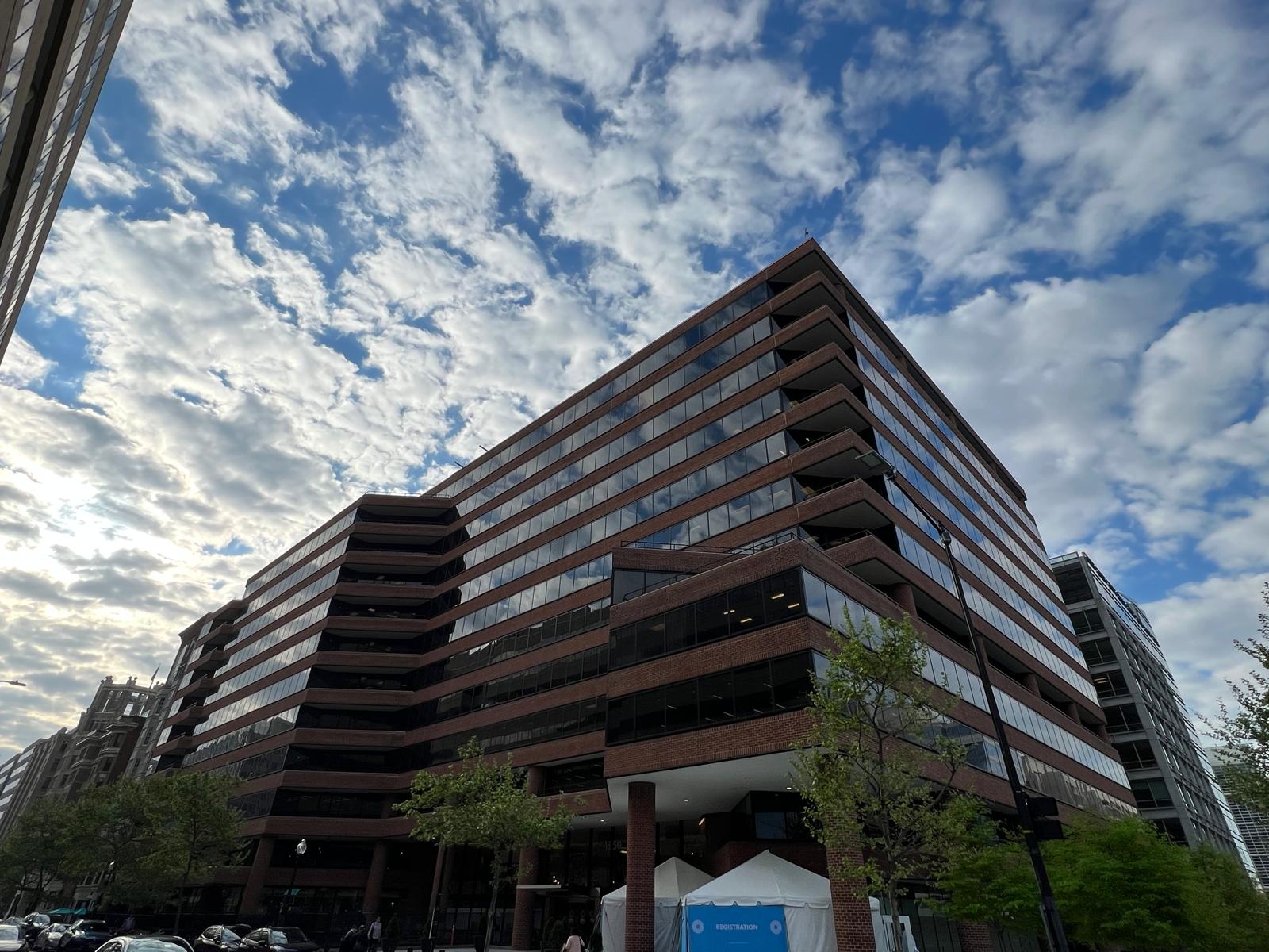 Banca Mondială a redus drastic estimările de creștere economică pentru România în 2024, prognozând acum un avans de doar 0,5%nn Instituția financiară internațională a revizuit semnificativ în scădere previziunile anterioare, indicând o perspectivă economică mai modestă pentru țara noastră