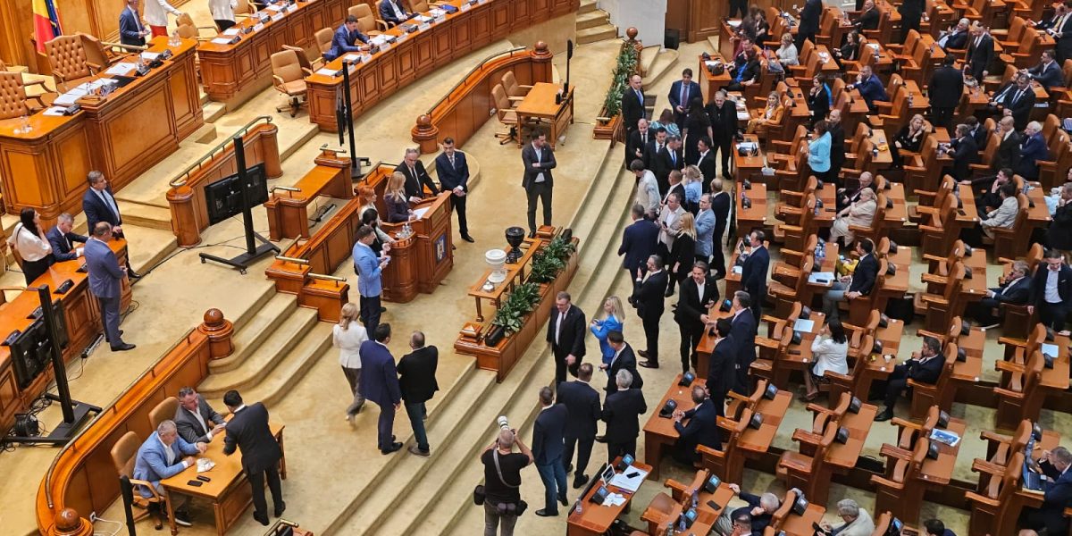 Moțiunea de cenzură, sub semnul întrebării: Cearta în opoziție, AUR așteaptă