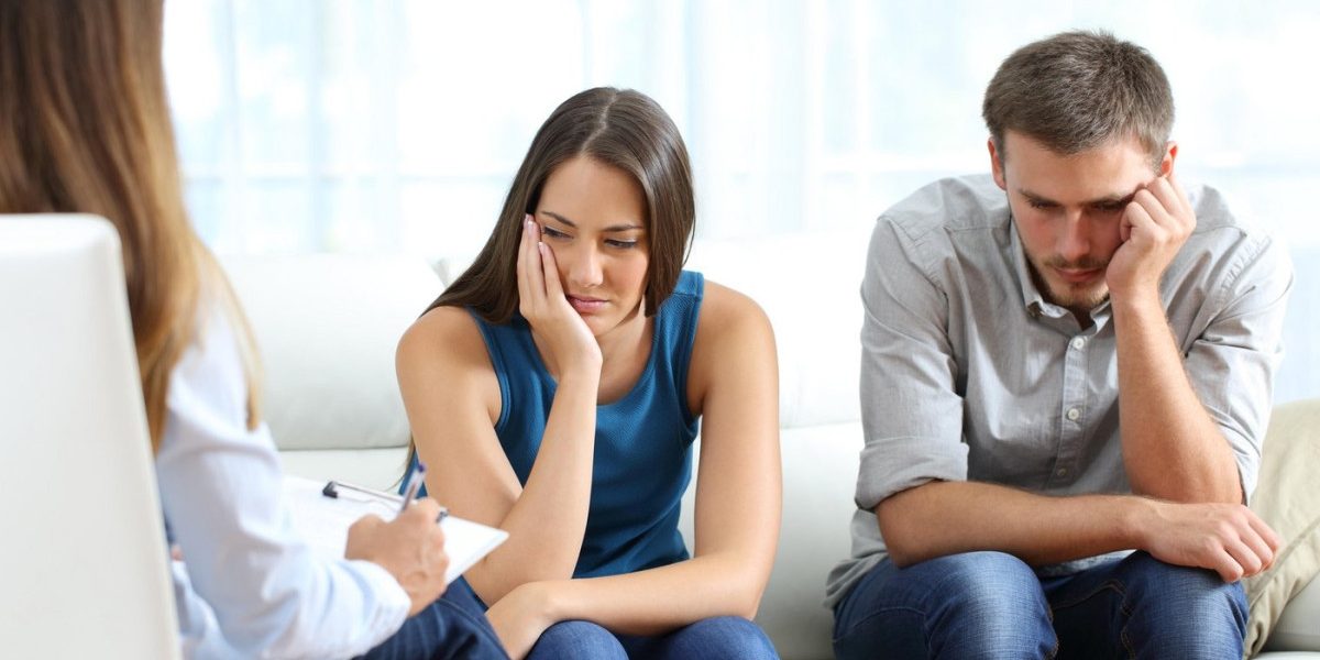 Părinții copiilor cu autism și Down, sprijin psihologic gratuit. Legea, votată