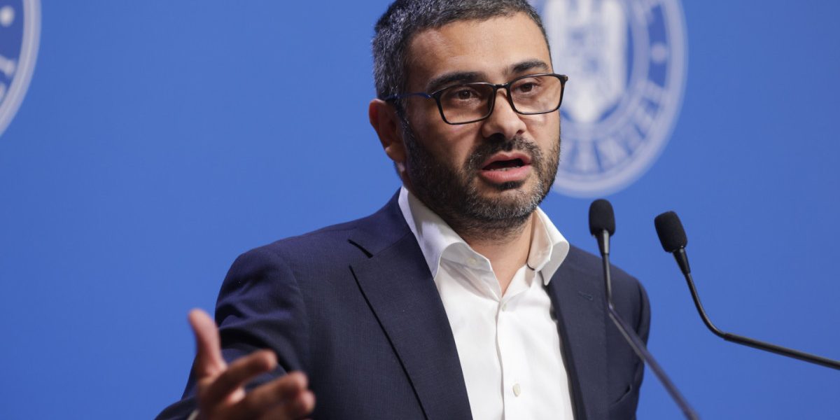 Manole anunță majorări salariale pentru bugetari: Când și cum vor crește lefurile lor