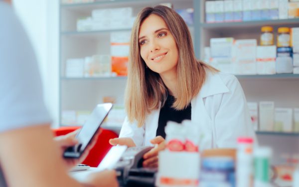 Alergii oculare: Cum ajută farmacistul să te simți mai bine