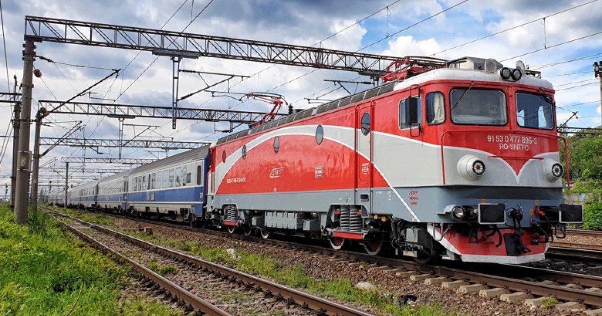 Circulația feroviară între Brașov și Sighișoara este blocată miercuri din cauza unui copac căzut pe șine Circulația trenurilor pe ruta Brașov – Sighișoara este întreruptă miercuri, în urma căderii unui copac pe calea ferată