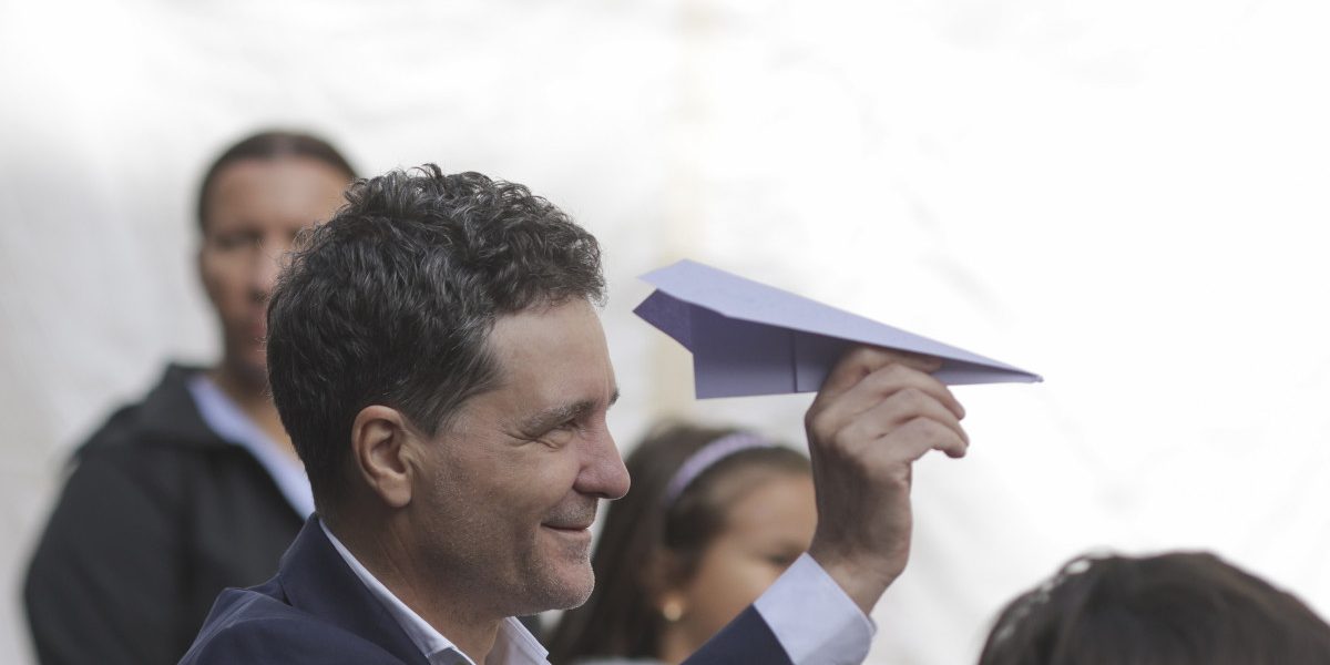 Copiii lui Nicușor Dan, departe de TV: Când se mută edilul în casă nouă