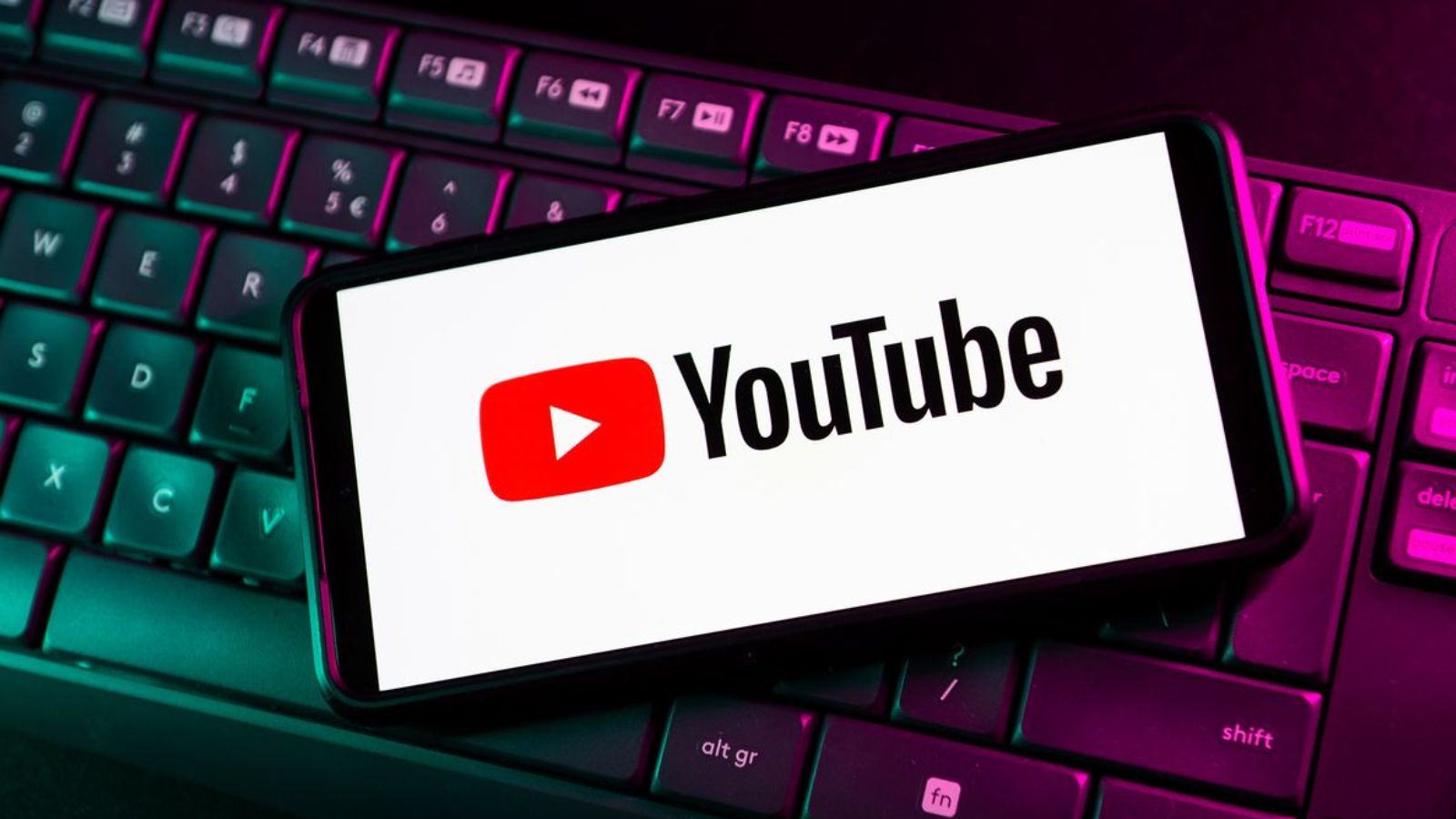 YouTube: de la platformă simplă la arhiva video a lumii