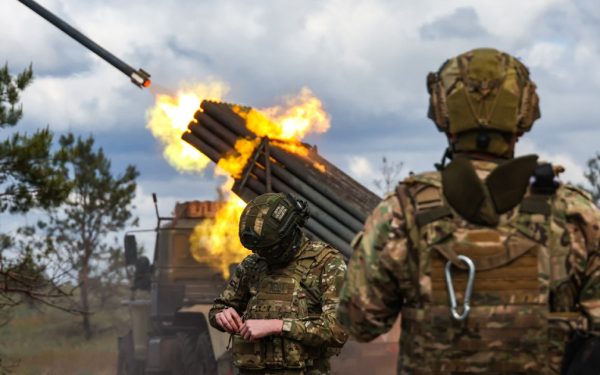 Armistițiul de Paște, sfidat în Ucraina: Kievul și Moscova se acuză reciproc de încălcări