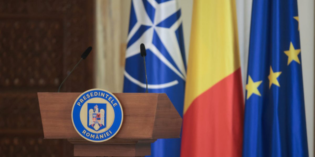 Nicușor Dan, prins la mijloc: De ce e criticat de unii și lăudat de PSD