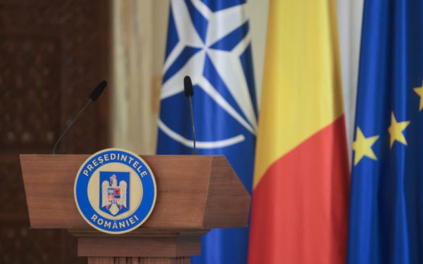 Nicușor Dan, prins la mijloc: De ce e criticat de unii și lăudat de PSD