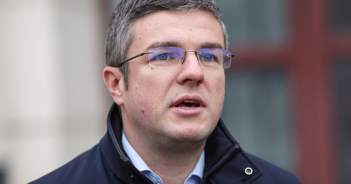 Situația şantierului naval din Mangalia a atins un punct critic, decizia de a declara faliment fiind luată de creditorii majoritari Ministrul Economiei, Irinel Dărău, a anunțat marți că șantierul naval din Mangalia se află în cea mai delicată etapă de la începutul procesului de degradare financiară