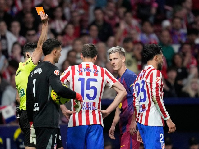 Spania a emis verdictul în cazul incidentului de la meciul dintre Atletico Madrid și Barcelona, punctând pierderea pentru catalani după ce cartonașul roșu pentru jucătorul madrilenilor a fost reconsiderat și eliminarea pentru Barcelona a fost anulată de Comisia de Disciplină a federației locale