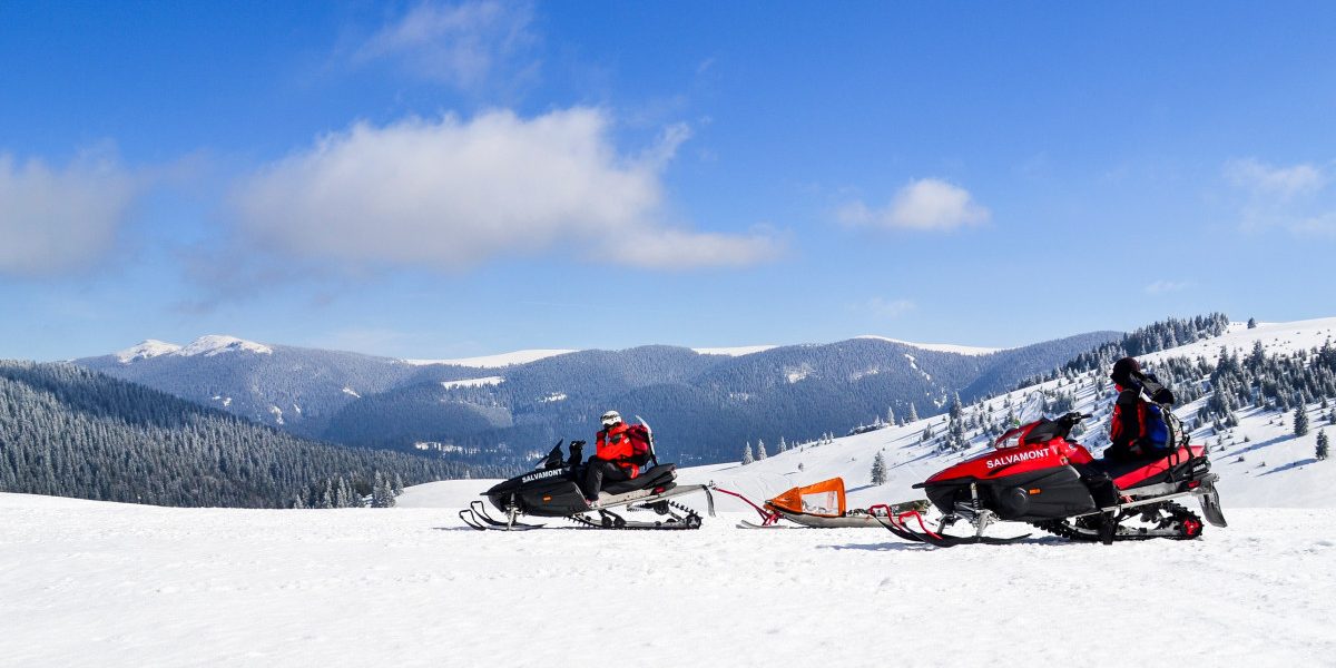 Operațiune de salvare în Vâlcea: Tatăl și fiul, găsiți după ore de căutări