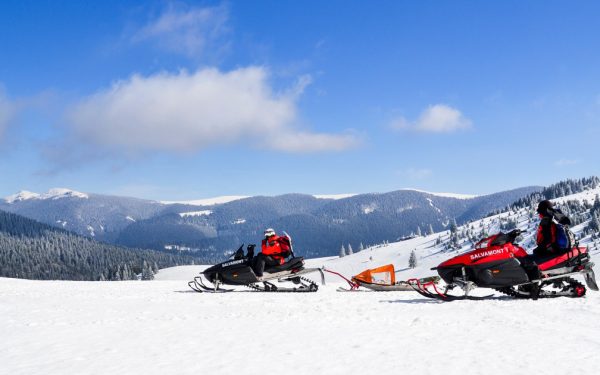Operațiune de salvare în Vâlcea: Tatăl și fiul, găsiți după ore de căutări