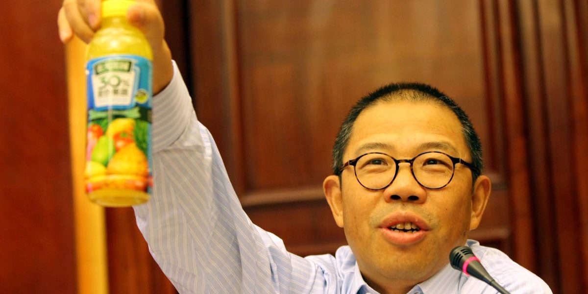 Zhong Shanshan: Ascensiunea discretă a celui mai bogat om din China