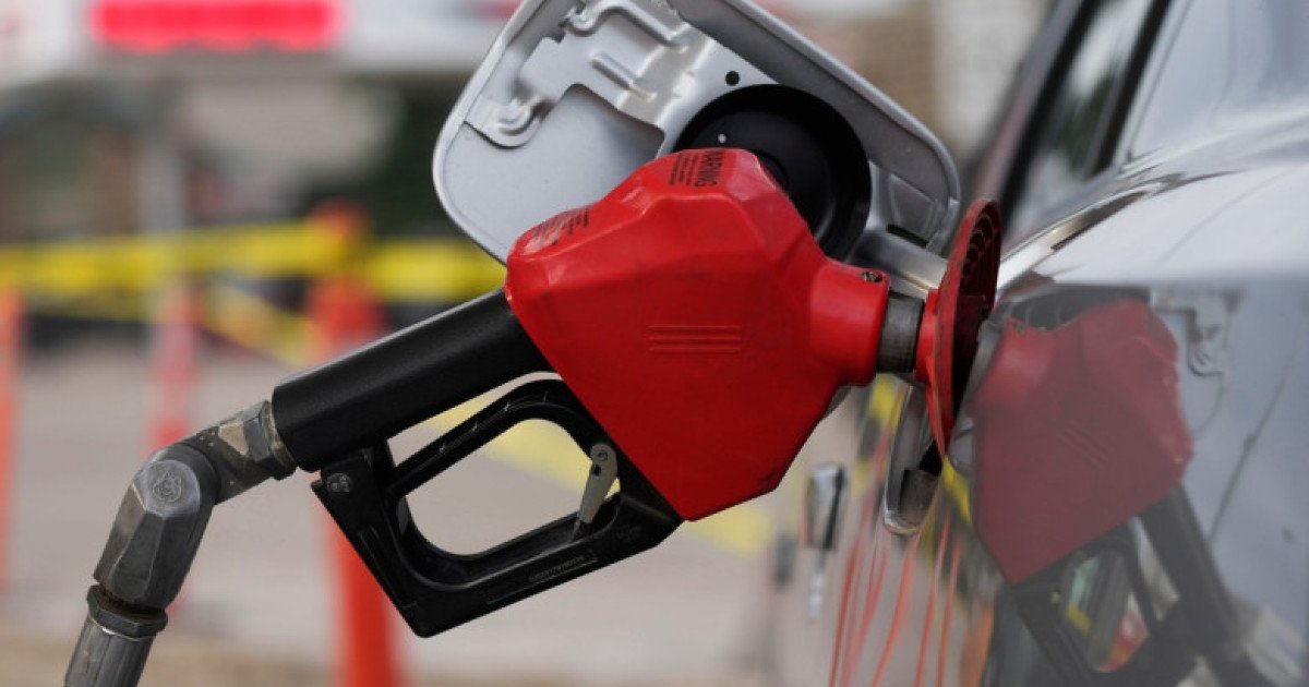 Un fenomen neobișnuit a fost observat în ultimele zile pe piața carburanților din România: un lanț de benzinării vinde motorina premium la un preț mai mic decât motorina standard