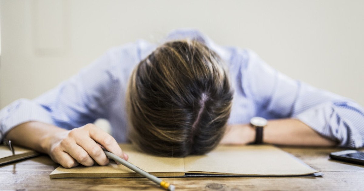 Legea menită să prevină epuizarea profesională, cunoscută și ca burnout, a fost respinsă de Senat, în ciuda inițiativei venite din partea USR