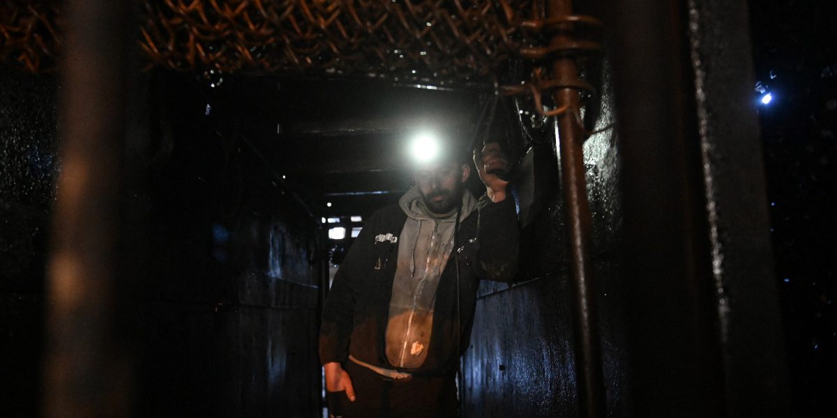 Guvernul bagă 350 milioane lei în minele din Valea Jiului. E jumătate din ce trebuie