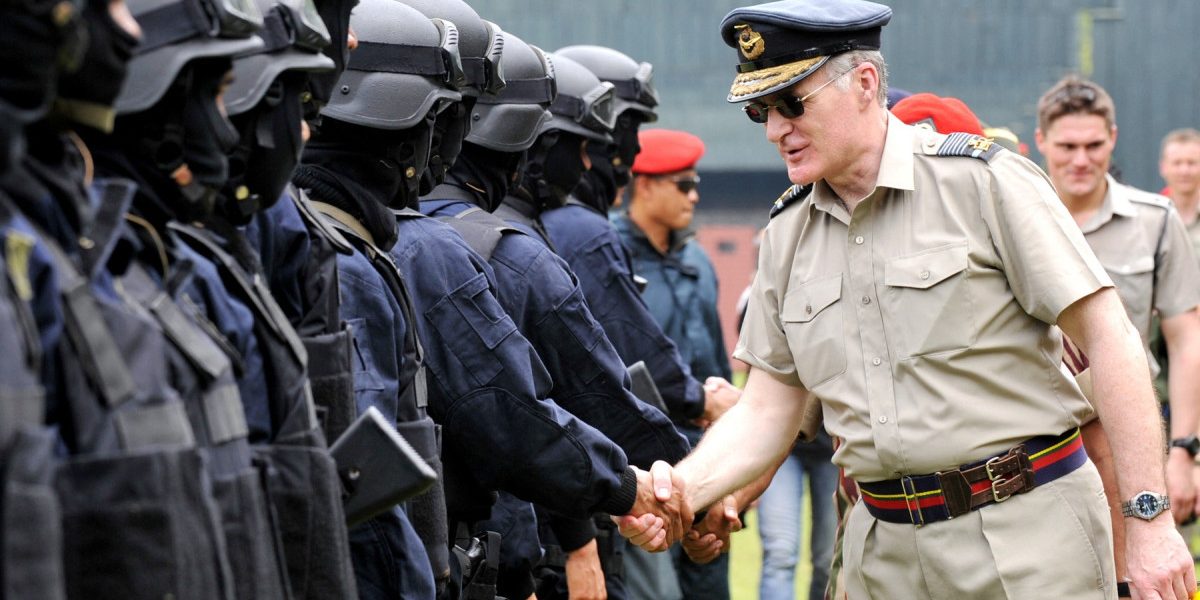 Fost șef al armatei britanice: UK, „extrem de vulnerabil” Are nevoie de 10 ani pentru apărare
