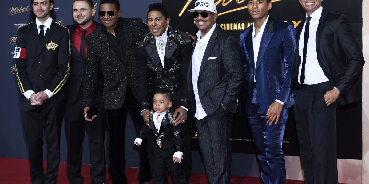 Familia Jackson, la Berlin: Nepotul cântăreț joacă rolul lui Michael, aplauze