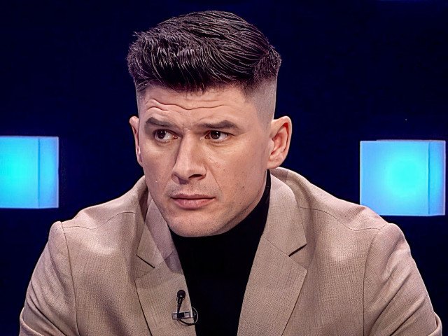 Cristi Săpunaru devine titular pentru națională după victoria cu Universitatea Craiova Cristi Săpunaru a reușit să își recapete locul de titular în echipa națională a României, după performanța de duminică seară din partida Universitatea Craiova – CFR