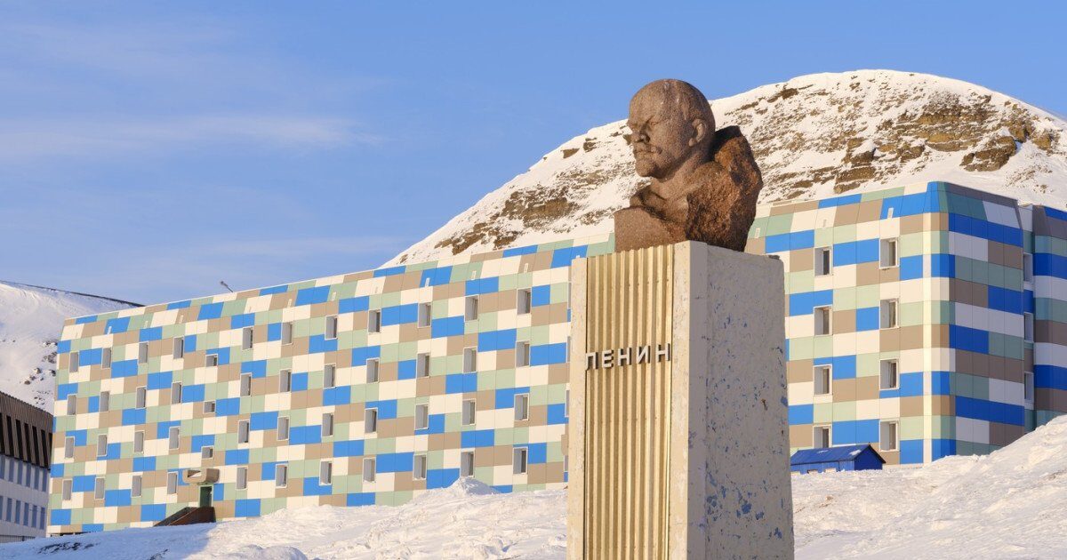 SVALBARD: Poarta Norvegiei către Arctică, avanpostul „înghețat” al lui Putin