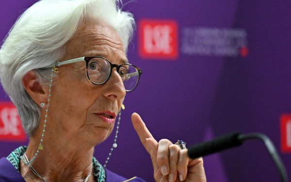 Lagarde, șefa BCE, trage un semnal de alarmă: Economia Europei, fragilă