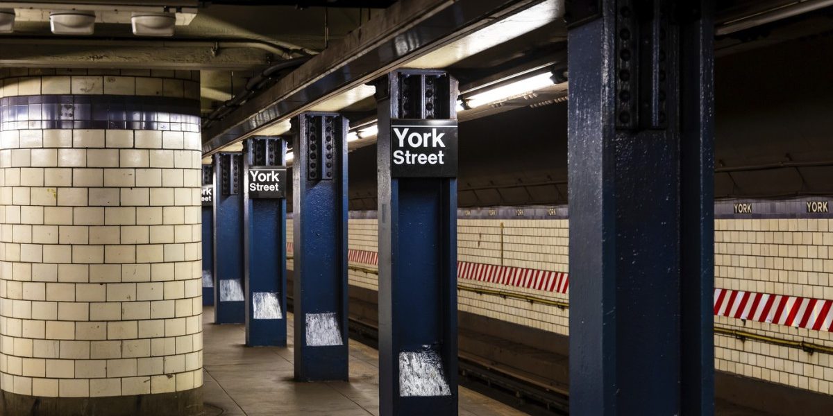 Lucifer, ucigaș la metroul din New York: Poliția l-a împușcat mortal după atac