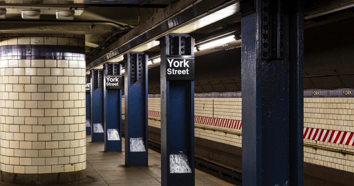 Lucifer, ucigaș la metroul din New York: Poliția l-a împușcat mortal după atac