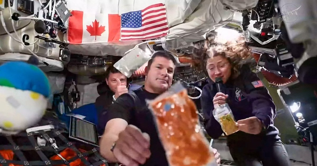 Un borcan de Nutella, vedeta neașteptată a spațiului și gustările astronauților, au fascinat lumea odată cu misiunea lunară Artemis 2, care a demarat manevrele de revenire pe Pământ marți