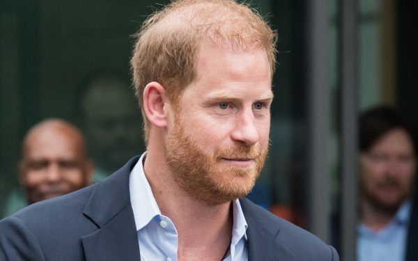 Harry, dat în judecată pentru calomnie: Fosta organizație caritabilă îl acuză