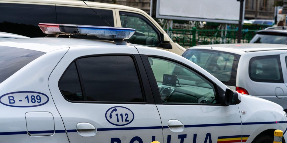 Angajat de la o bancă din Brăila, transportat la spital după tentativă de sinucidere