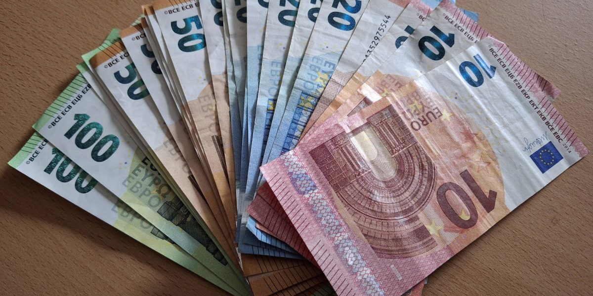 Ungaria, pe cale să adopte euro până în 2030: Ce implică acest pas major