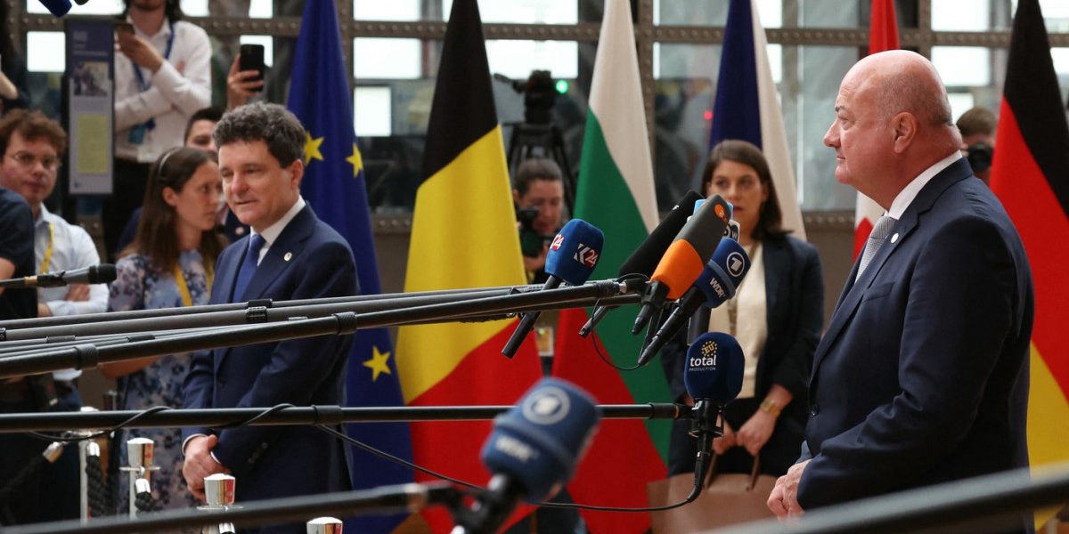 Nicușor Dan, discuții cu Stocker despre crize globale