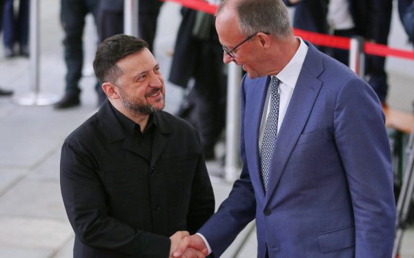 Zelenski: Ucraina are nevoie de fonduri pentru a-și dubla producția militară