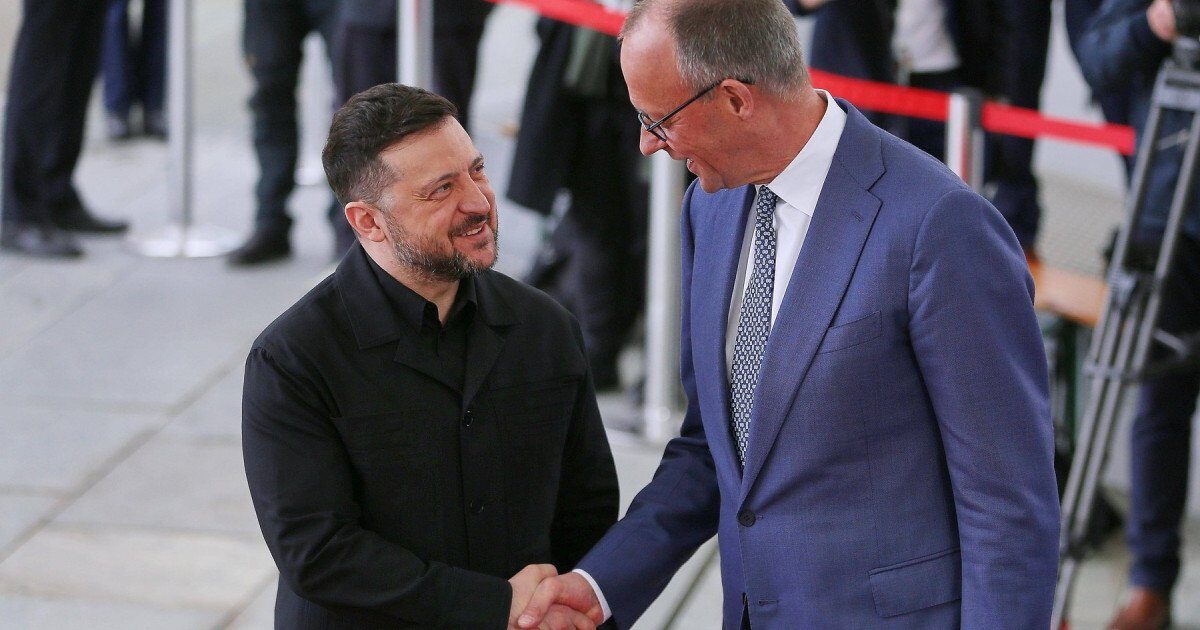 Zelenski: Ucraina are nevoie de fonduri pentru a-și dubla producția militară