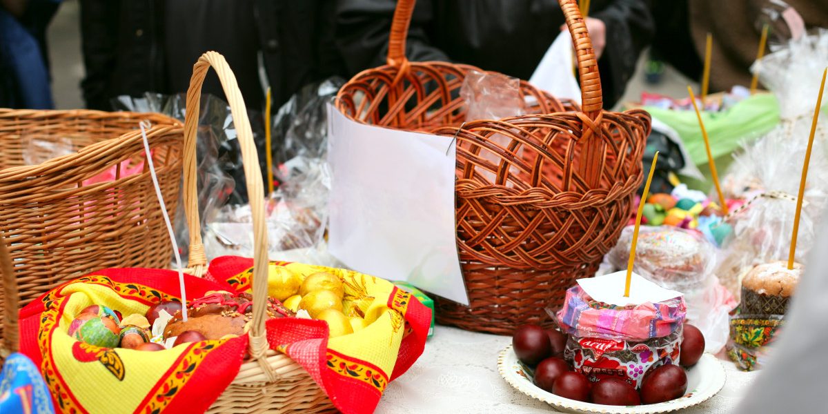 Alimente obligatorii de Paște: ce se dă la pomană și pe masa de Înviere