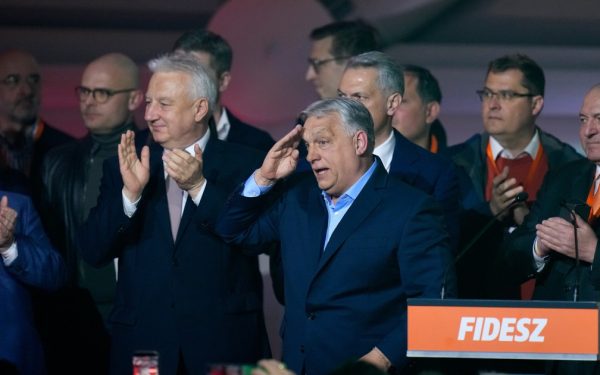 Orban, învins la alegeri: „Nu vom renunța niciodată!” Ce urmează în Ungaria?